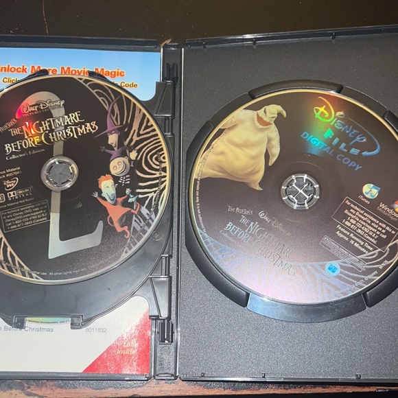 Walt Disney Tim Burtons The Nightmare Before Christmas 2-Disk Collectors Edition - Picture 4 of 4